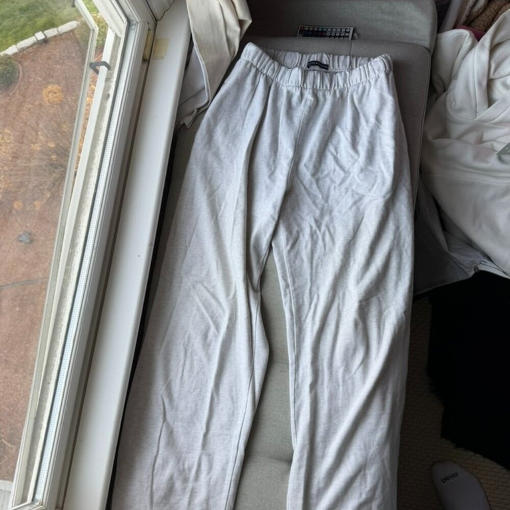 Light grey Brandy Melville wide leg sweatpants